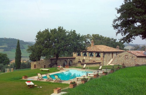 Monticchiello Villa | 700 m² Villa ∙ 7 bedrooms ∙ 14 guests