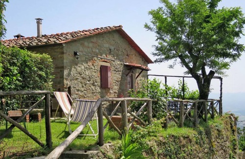Castelfranco di Sopra House | 80 m² Farmhouse ∙ 3 bedrooms ∙ 5 guests