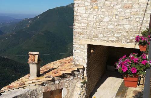 Scheggino House | 80 m² House ∙ 2 bedrooms ∙ 6 guests