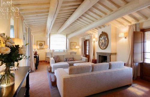 Castelnuovo Berardenga Villa | 800 m² Villa ∙ 7 bedrooms ∙ 14 guests