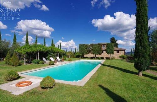Castelnuovo Berardenga Villa | 800 m² Villa ∙ 7 bedrooms ∙ 14 guests