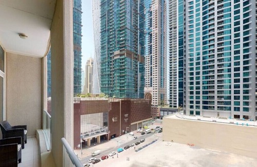 Dubai Marina Apartment | 807 Marina Heights · Warm and Spacious One Bedroom in the Marina