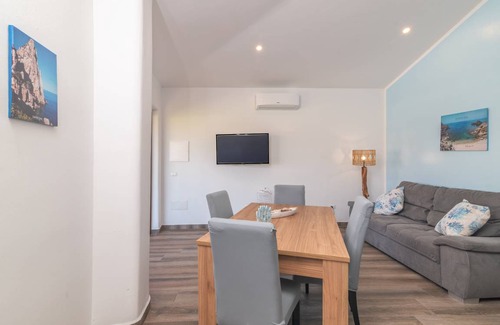 Palau House | 90 m² House ∙ 3 bedrooms ∙ 6 guests