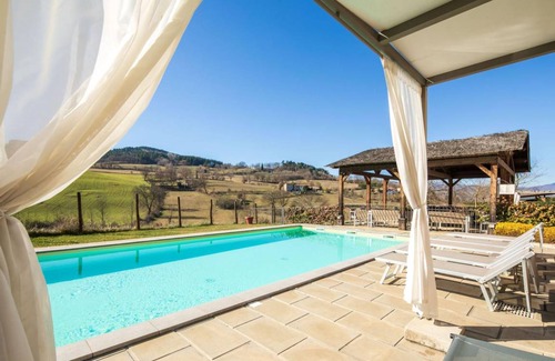Porrena Villa | 945 m² Villa ∙ 14 bedrooms ∙ 28 guests