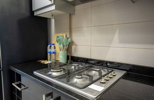 Business Bay Apartment | A luxurious and cozy studio with all amenities for the awaiting stylish guests