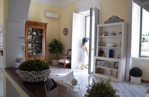 Historical Downtown Salerno Bed & Breakfast | Acquablu Charme Suites - B&B Salerno