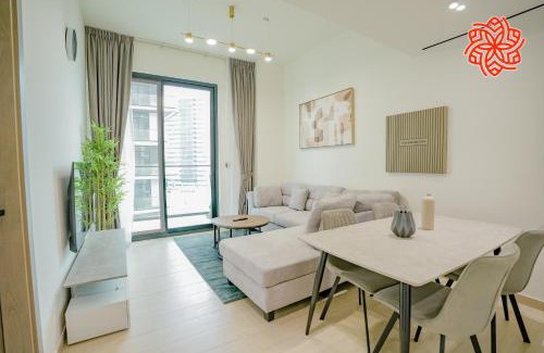 Jumeirah Village Circle Apartment | Alashrafia Saray - Bright 1bdr apartment in JVC