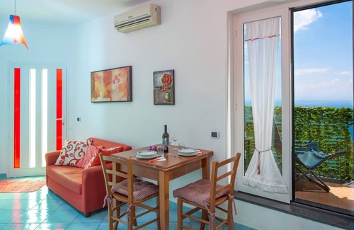 San Michele Apartment | Amalfi Coast Apartment Bouganvillea