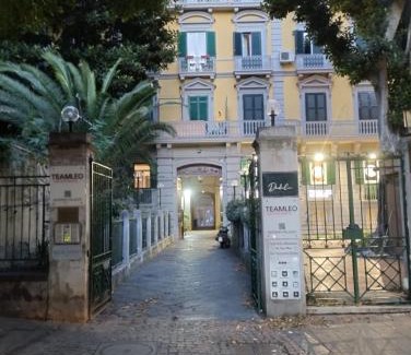 Chiaia Bed & Breakfast | Amedeo Square