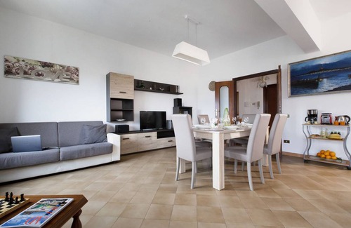 Sorrento Apartment | AMORE RENTALS - Apartment Orazio with Private Terrace, Air Conditioning, WI-FI, Town Center