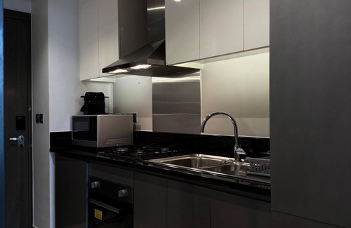 Business Bay Apartment | Apartment In Downtown/Dubai Creek & Pool View/4 Min to Burj Khalifa