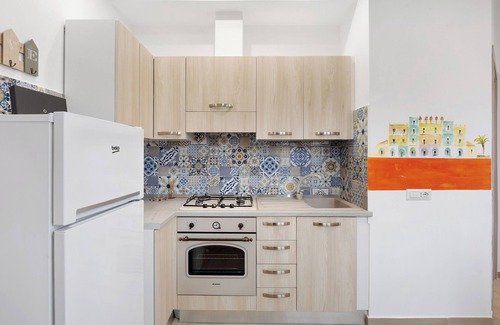 San Lazzaro Apartment | Apartment 'Martina' with Mountain View, Wi-Fi and Air Conditioning