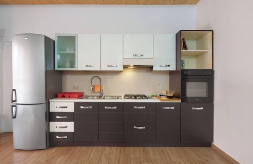 San Lazzaro Apartment | Apartment 'The Main Street' with Mountain View, Shared Garden and Wi-Fi