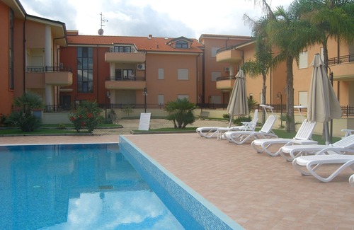 Pizzo Apartment | APARTMENT WITH POOL