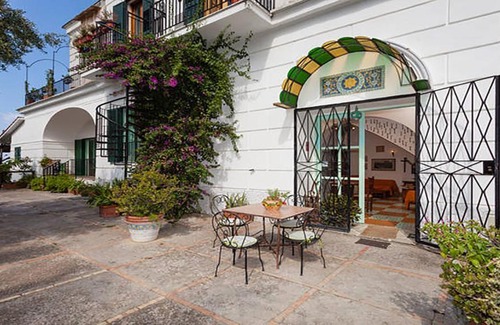 Schiazzano Apartment | Appartamento in Villa con Giardino privato e piscina