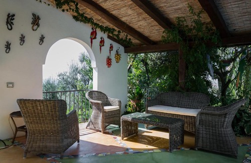 Schiazzano Apartment | Appartamento in Villa con Giardino privato e piscina