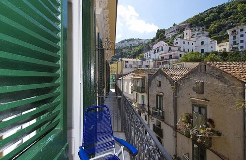 Vietri sul Mare House | Appartamento Mariuccia D: A welcoming apartment situated at a few steps from a sandy beach, with Free WI-FI.