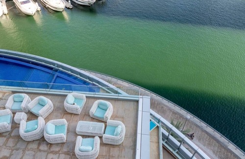 Dubai Marina Apartment | Astonishing 1BR in Fabulous Cayan Tower
