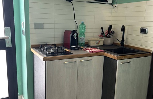 Torre Annunziata Apartment | At the south highway exit, Circumvesuviana train station.