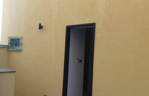Torre Annunziata Apartment | At the south highway exit, Circumvesuviana train station.