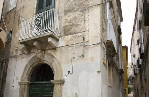 Tropea Apartment | Balcony on the Cliff Overlooking the Sea