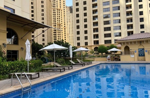 Dubai Marina Apartment | Beachside Bliss – Stylish Apartment in the Heart of JBR