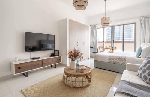 Dubai Sports City Apartment | Beautiful and Spacious Studio in Sports City
