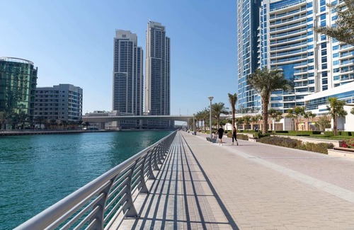 Dubai Marina Apartment | Beautiful Bright 2BR Apartment With Stunning Marina Views