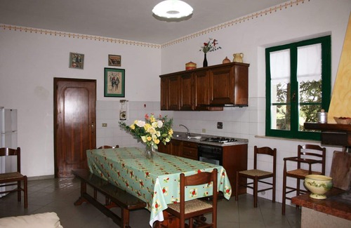 Cortona Villa | Beautiful private villa for 12 guests with WIFI, A/C, private pool, TV, terrace and pets allowed