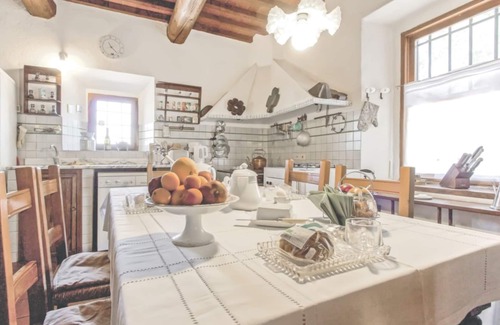 Rignano sull'Arno Villa | Beautiful villa for 6 guests with WIFI, private pool, TV and panoramic view