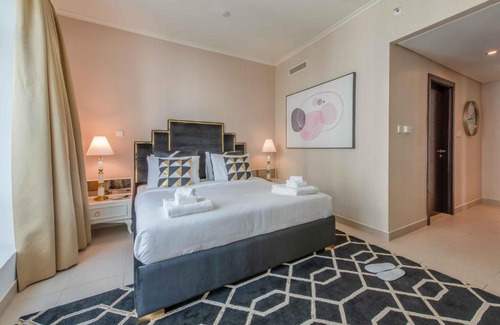 Downtown Dubai Apartment | BellaVista Burj Views Tower Opposite Dubai Mall
