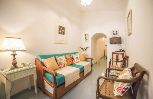 Atrani House | Bijoux house in Atrani: wifi, air-conditioning, easy access.