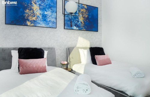 Dubai Marina Apartment | bnbmehomes - Luxe High Floor - Full Seaview - 2804