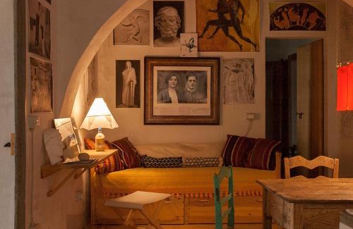 Strongoli House | BORGO PETELIA, Casa Chiarotti, Antica casa con scala esterna