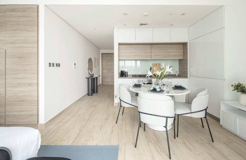 Dubai Marina Apartment | Bright and Cozy Studio in Dubai Marina