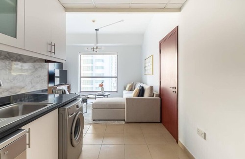 Dubai Marina Apartment | Bright and Spacious 1BR in the Heart of JBR!