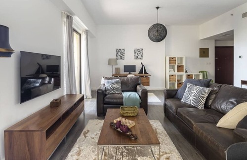 Dubai Marina Apartment | Bright and Stylish 1BR in JBR with Dubai Eye view!