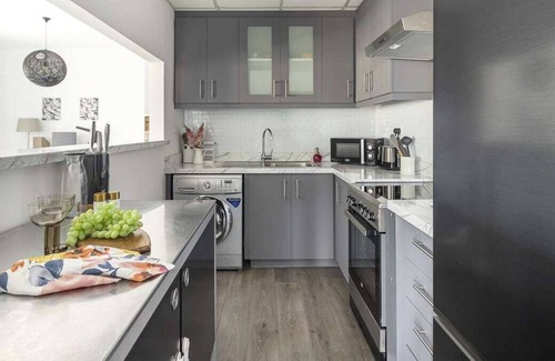 Dubai Marina Apartment | Bright and Stylish 1BR in JBR with Dubai Eye view!