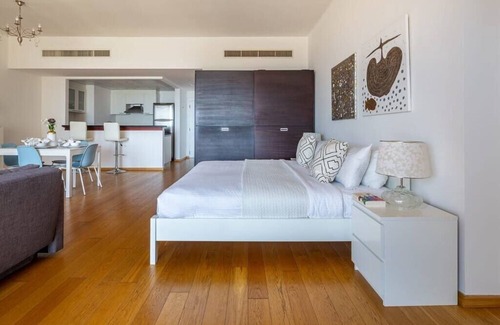 Dubai Marina Apartment | Bright Beautiful Studio in JBR with Full Sea View