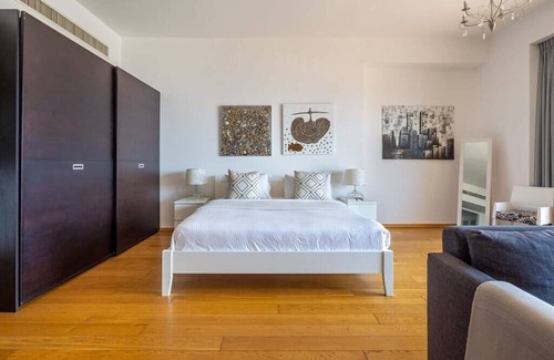 Dubai Marina Apartment | Bright Beautiful Studio in JBR with Full Sea View