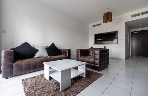 Dubai Marina Apartment | Bright One Bedroom in Marina