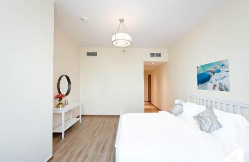 Business Bay Apartment | Business Bay 2BR in Amna Tower & Canal Views