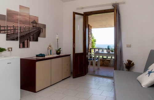 Luddui Apartment | Casa della Luna - One Bedroom Apartment, Sleeps 3