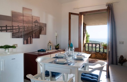 Luddui Apartment | Casa della Luna - One Bedroom Apartment, Sleeps 3