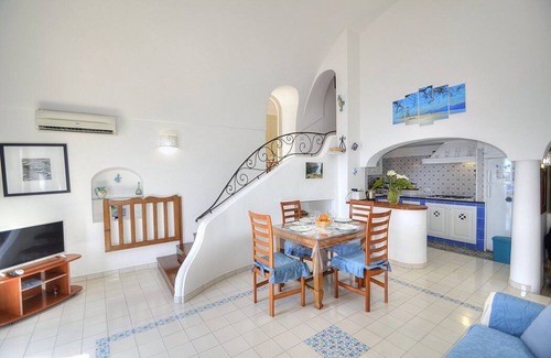 Praiano House | Casa Eletta: A bright and sunny two-story independent house which faces the sun and the sea, with Free WI-FI.