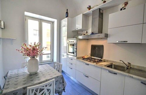Meta Apartment | Casa Maiera: A welcoming apartment situated at a short distance from the beach, with Free WI-FI.