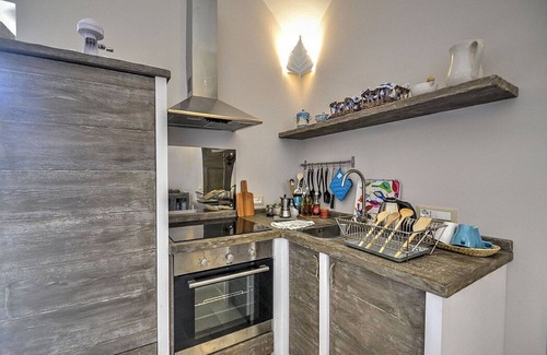 Sant'Agata sui Due Golfi House | Casa Morella A: A characteristic and welcoming apartment in a quiet position, located on a hillside above the sea, with Free WI-FI.
