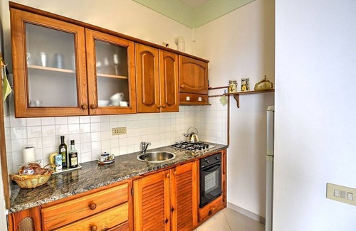 Praiano Apartment | Casa Piersilvia C: A graceful apartment which faces the sun and the sea, with Free WI-FI.