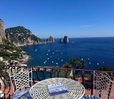 Marina Piccola Apartment | Casa vista Faraglioni Capri