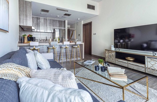 Jumeirah Lake Towers Apartment | Charming 1BR w/Partial Lake Views in JLT!
